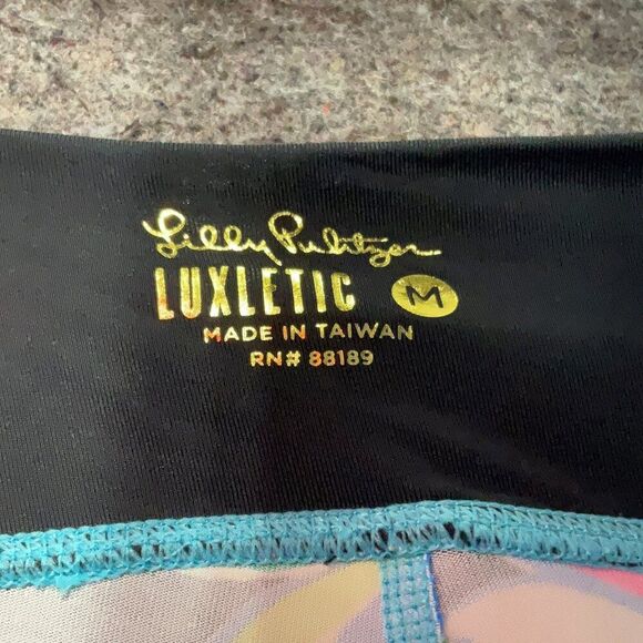Lilly Pulitzer Luxletic 21" Weekender Legging You Me and Giraffee M - Picture 5 of 5